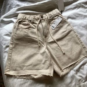 BDG Pull-On Baggy Denim Short in Ivory NWT